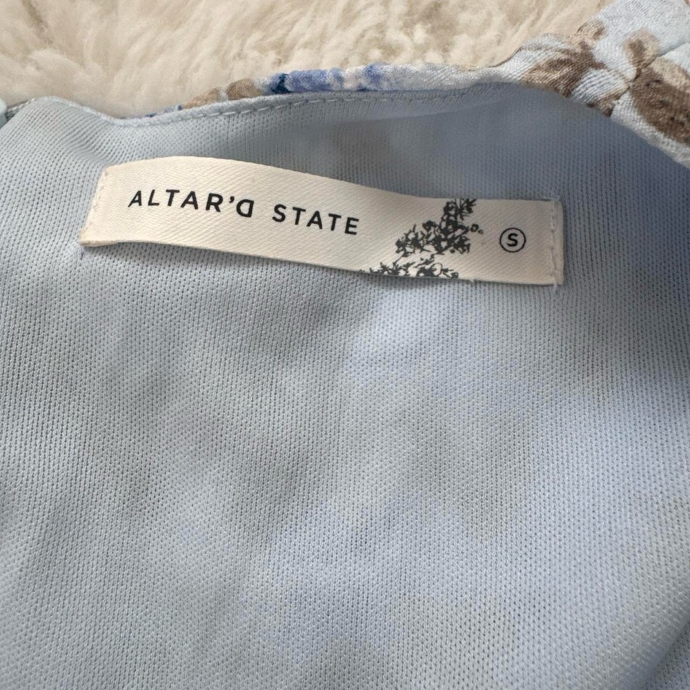 Altar’d State Baby Blue Floral Puff Sleeve Romper - Picture 3 of 5